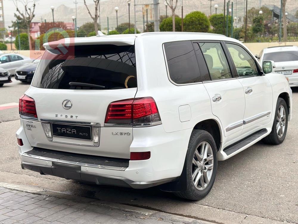 Lexus LX